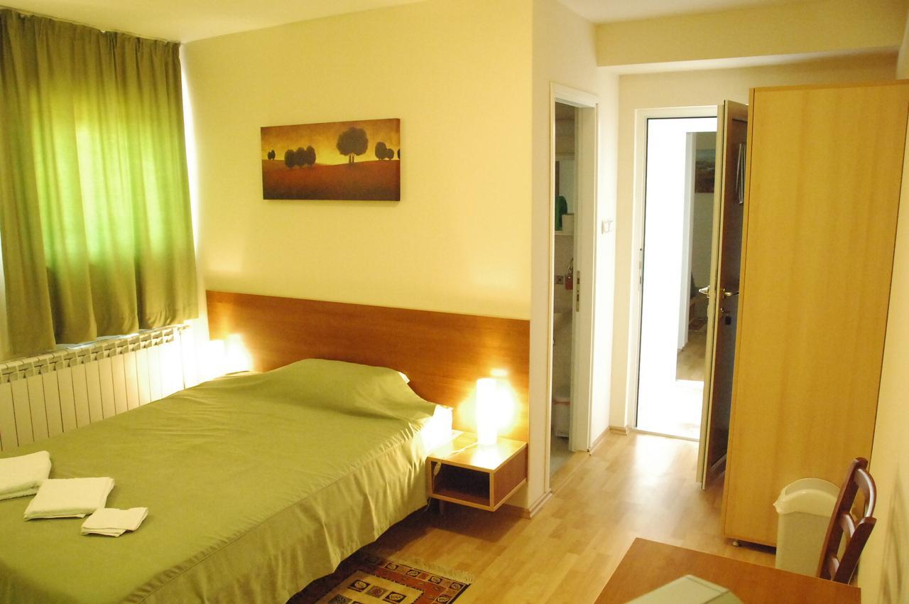 Villa Nevenka Rooms เบลเกรด ห้อง รูปภาพ